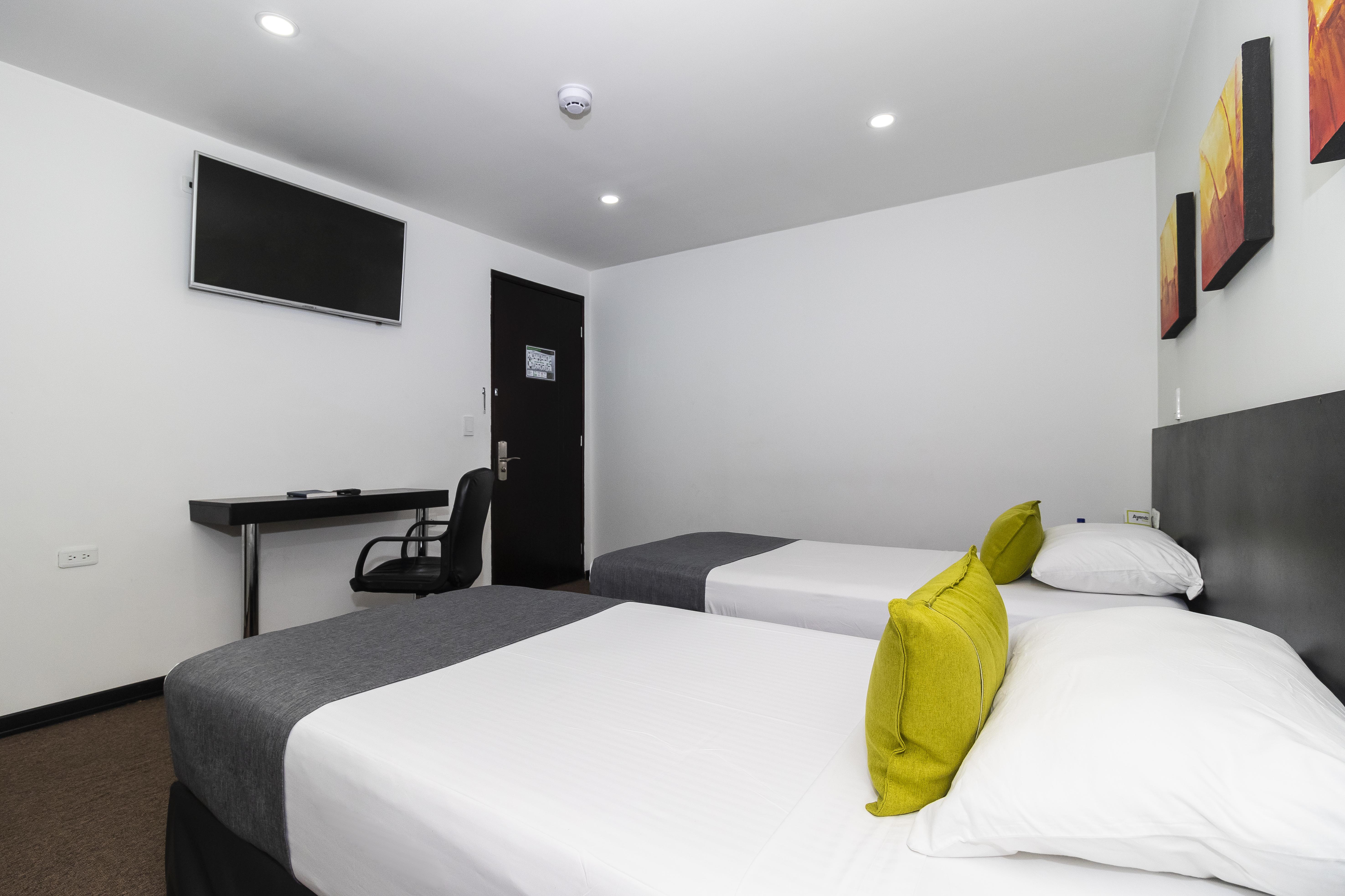 Ayenda 1063 Golden Hotel Bogota Ngoại thất bức ảnh