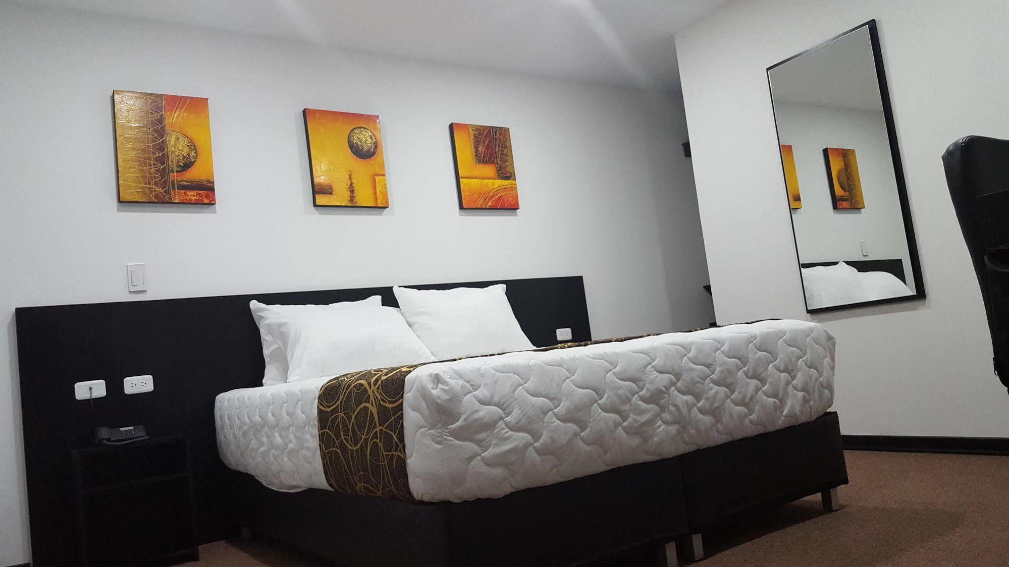 Ayenda 1063 Golden Hotel Bogota Ngoại thất bức ảnh