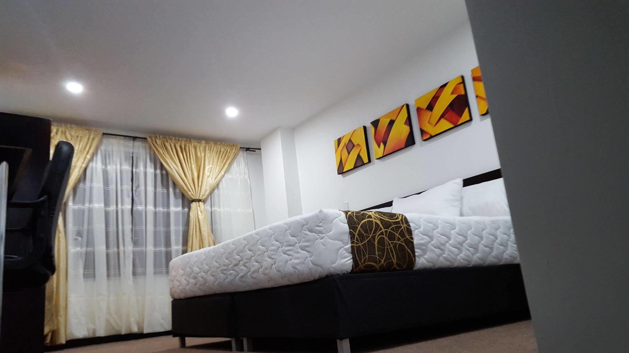 Ayenda 1063 Golden Hotel Bogota Ngoại thất bức ảnh