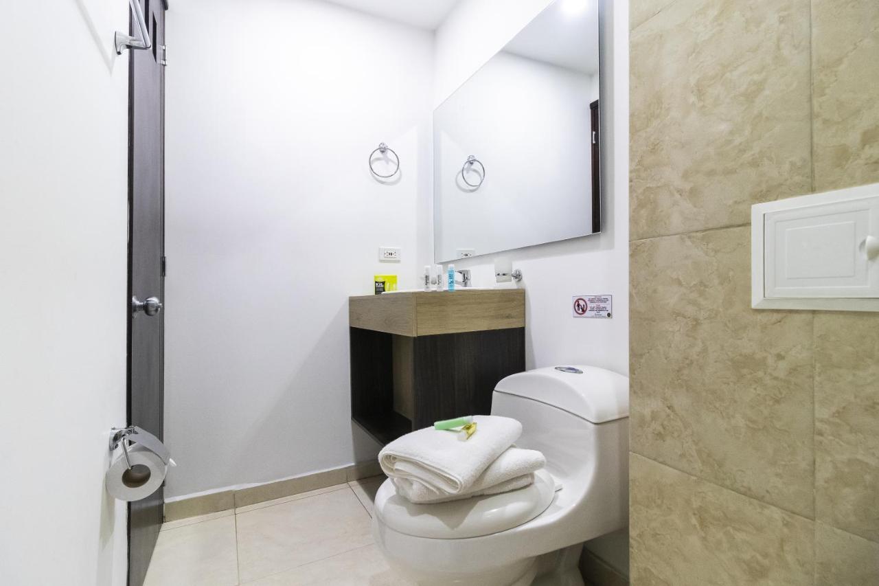 Ayenda 1063 Golden Hotel Bogota Ngoại thất bức ảnh