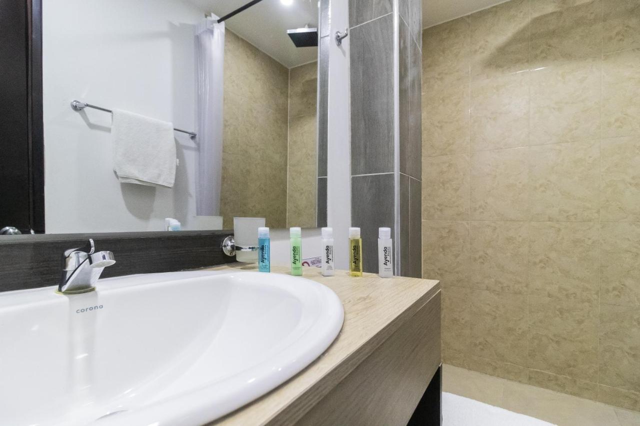 Ayenda 1063 Golden Hotel Bogota Ngoại thất bức ảnh