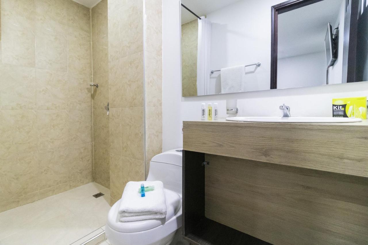 Ayenda 1063 Golden Hotel Bogota Ngoại thất bức ảnh