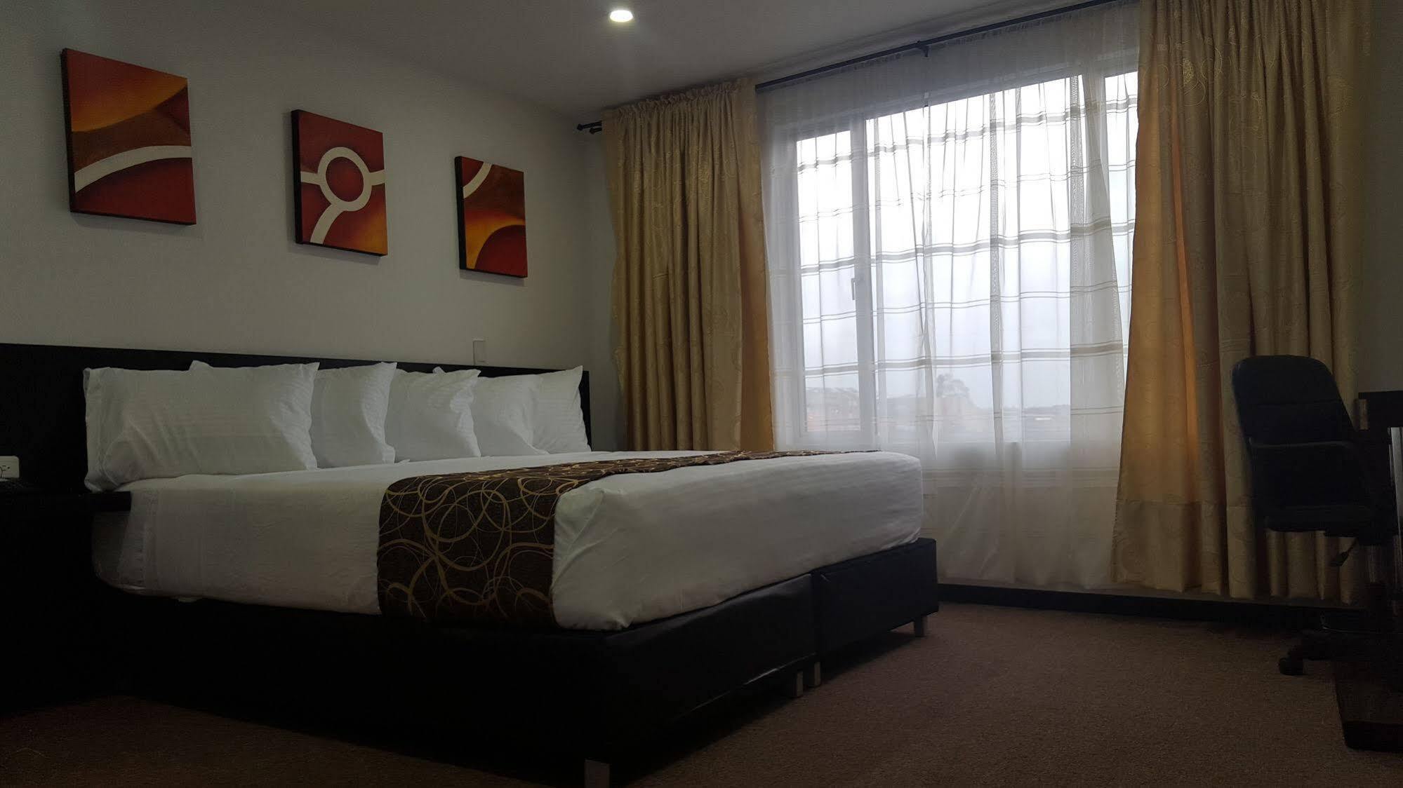 Ayenda 1063 Golden Hotel Bogota Ngoại thất bức ảnh